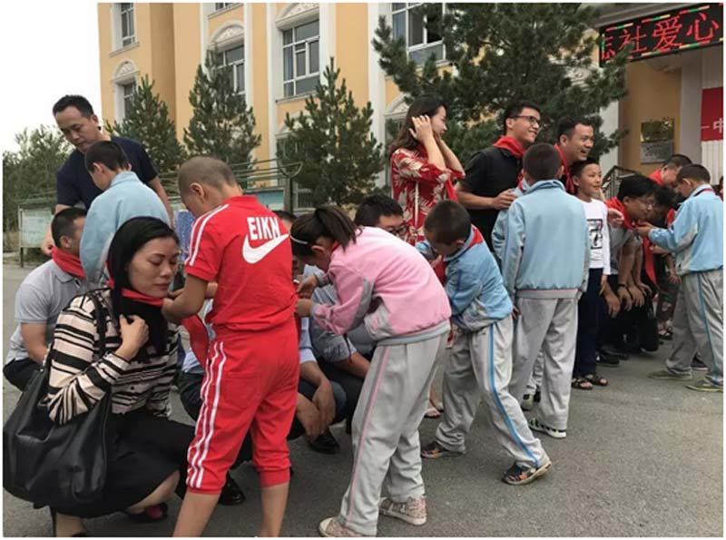 Gonsin In Xinjiang Bringing Love To Kids In The Mountains Gonsin In Xinjiang Bringing Love To Kids In The Mountains