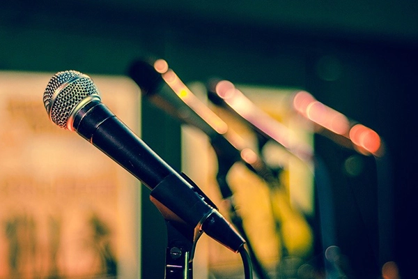 الأعطال الشائعة لنظام المؤتمرات الذكية وطرق التعامل معه