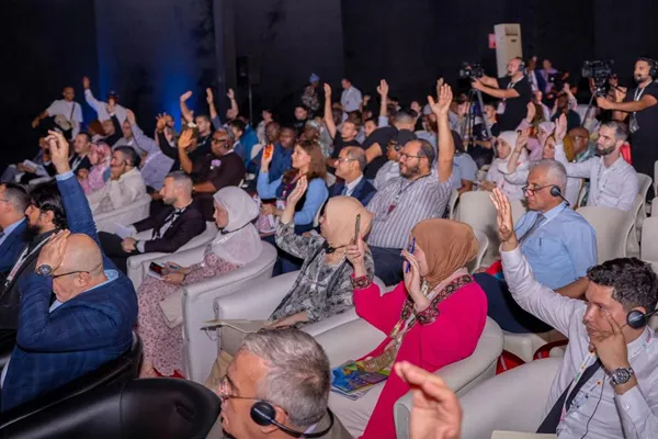 GONSIN الترجمة الفورية ذات البنية المزدوجة لسيناريوهات المؤتمرات المتنوعة — الابتكار التكنولوجي والتوافق السلس